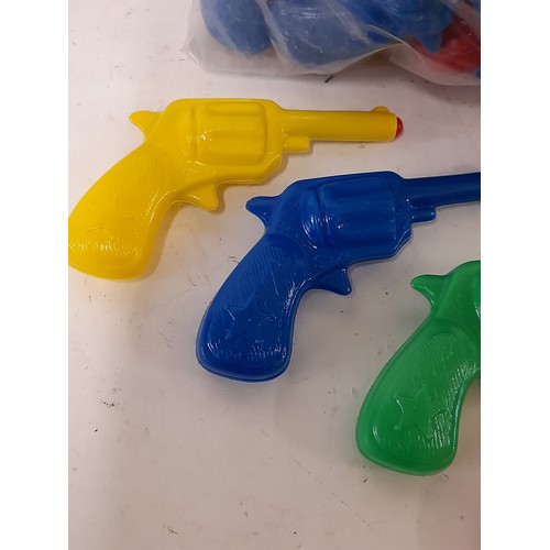 189 - Quantity of vintage water pistols, each pistol 15cm long x 8cm