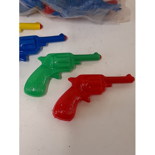 189 - Quantity of vintage water pistols, each pistol 15cm long x 8cm