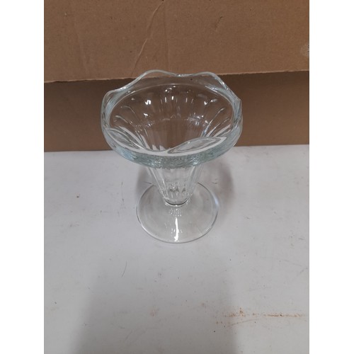 201 - 5 x Ice Cream/Desert Glasses, 12cm high