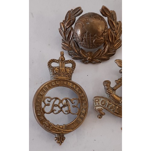 212 - 5x Vintage British Army Cap Badges with a Vintage Period Cycle Lamp and Box of Screws.       (7)