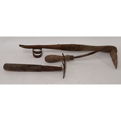 215 - 3 X Vintage Garden Tools to include a Dock lifter