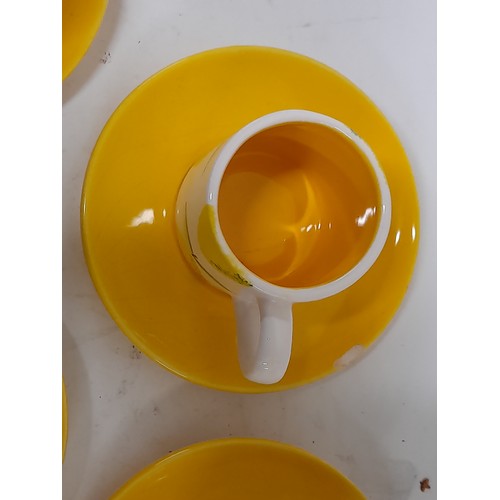 37 - 5 x coffee cans and saucers with lemon decoration