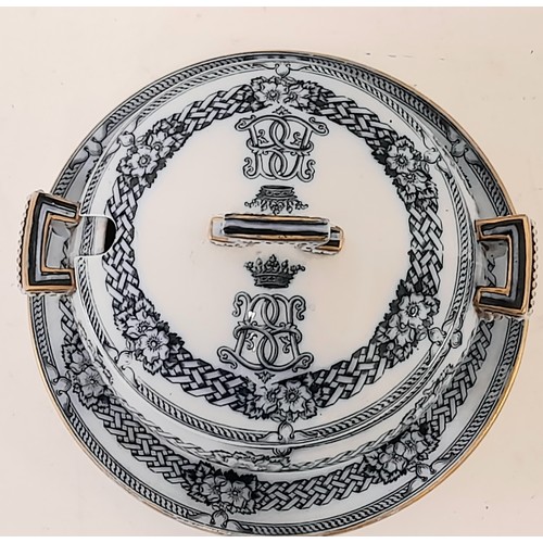 69 - Small Tureen with lid and heraldic design, 20cm wide x 14cm high