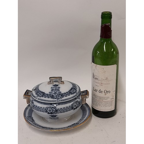 69 - Small Tureen with lid and heraldic design, 20cm wide x 14cm high