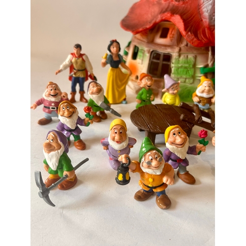 572 - Vintage House Of Snow White And The Seven Dwarfs Along With Various Characters Etc .  27cm x 15cm.