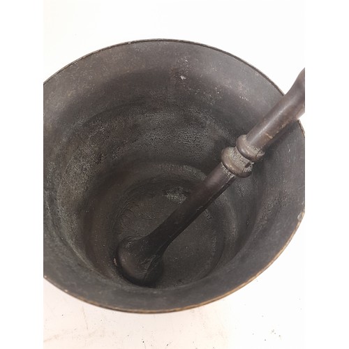 60 - Bronze / Brass Mortar and Pestle 11cm high x 13cm wide