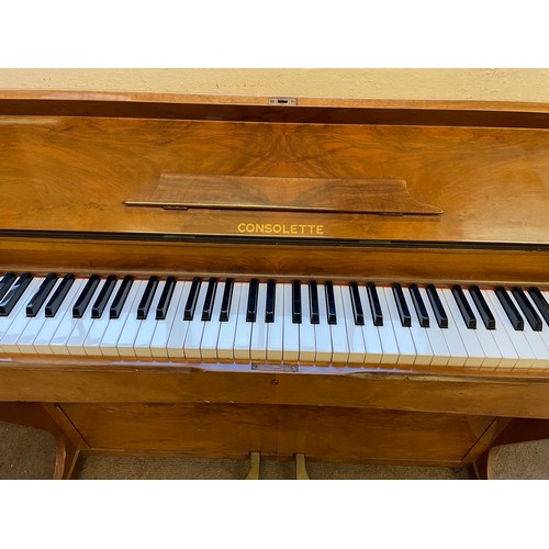 4 - Consolette upright piano. Compact size.