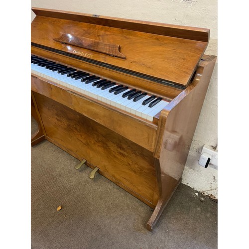 4 - Consolette upright piano. Compact size.