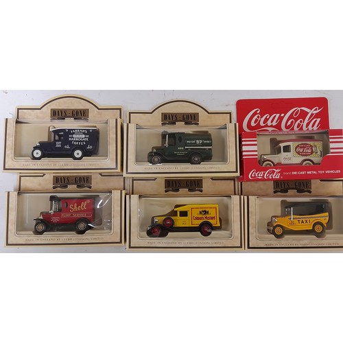 39 - 32 x Boxed collectors Vehicles and 10 x empty boxes