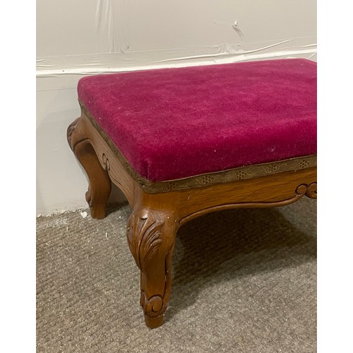 25 - Vintage French Footstool. 37 x 29 x 20 cms