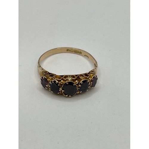 415 - 9ct Gold Hallmarked  Five Stone Ruby / Garnet  Antique Set Ring. Size R. 1.5g