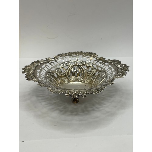 429 - Silver Hallmarked  Bon Bon Dish. 13.5 x 4 cms. 43g