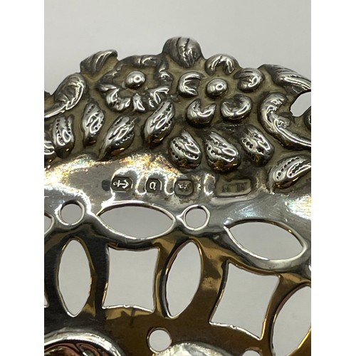 429 - Silver Hallmarked  Bon Bon Dish. 13.5 x 4 cms. 43g