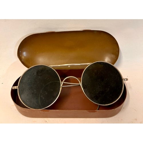 515 - Pair Of Military R.A.F Anti Glare Spectacles In Metal Case. 14cm x 6cm x 3cm.