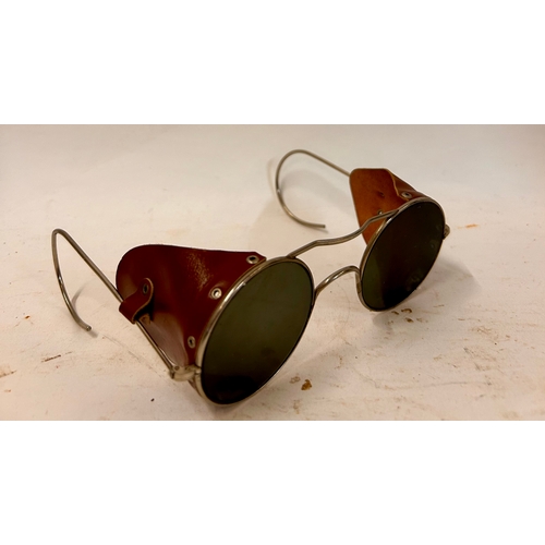 515 - Pair Of Military R.A.F Anti Glare Spectacles In Metal Case. 14cm x 6cm x 3cm.