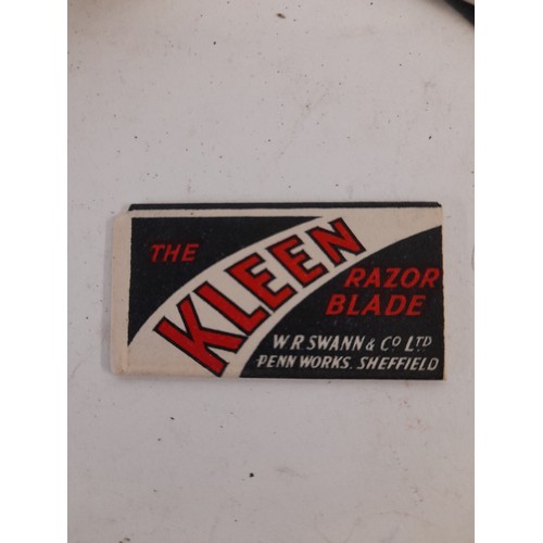 103 - A Box containing a quantity of Wartime KLEEN Razor Blades