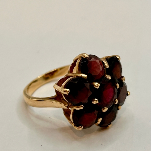 224 - Related  To last Lot Vintage 9Ct Gold Cluster Ring. Size L, 4.50Grams.