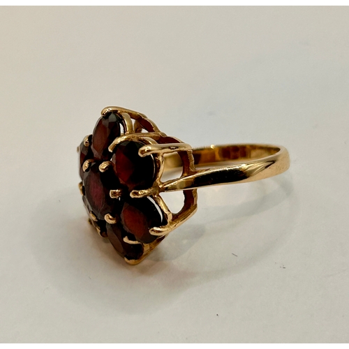 224 - Related  To last Lot Vintage 9Ct Gold Cluster Ring. Size L, 4.50Grams.