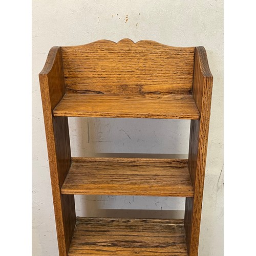 450 - A Vintage Five Shelf Bookcase. 41 x 17 x 125 cms