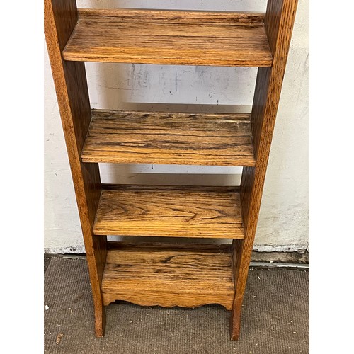 450 - A Vintage Five Shelf Bookcase. 41 x 17 x 125 cms