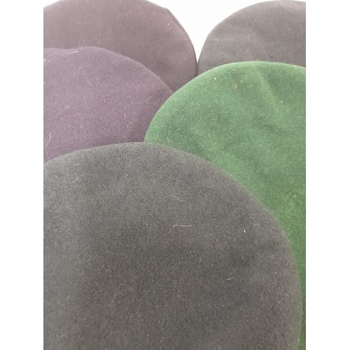 324 - 5 x Military Style Berets