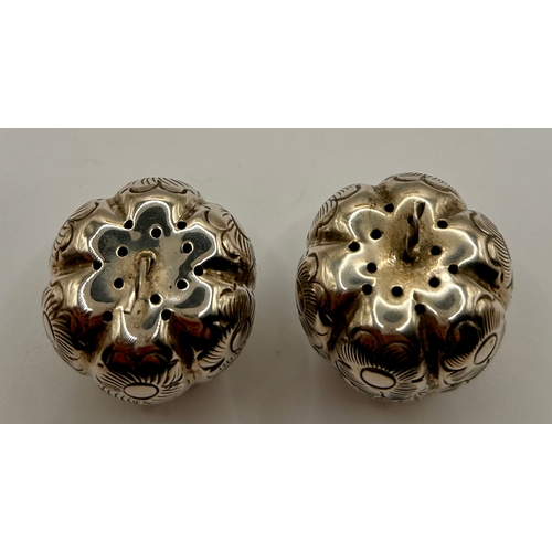 2A - Two Novelty Sterling Silver Stamped 925 Decorative Pepperets In The Form Of Pumpkins. 5cm x 4cm, 25.... 