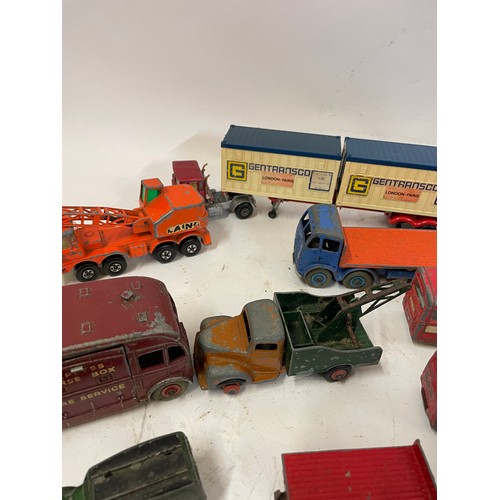 428 - Quantity Of Vintage Dinky Di-Cast Toy Vehicles (Box)