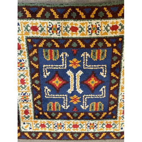 445 - Decorative Vintage Hand Made Square Rug. 94 x 94 cms