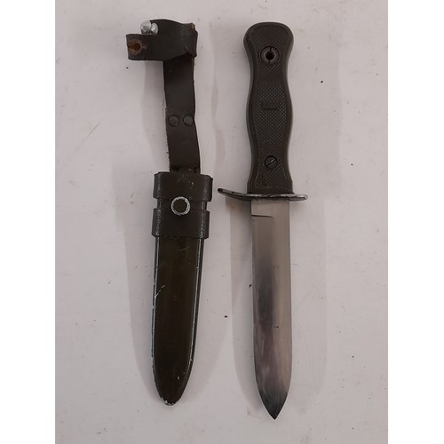 355 - A OFW Combat Fighting Knife with sheath