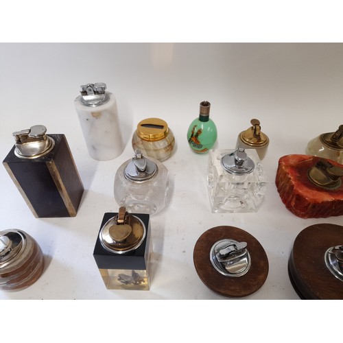 275 - 25 x Collectable Table Lighters