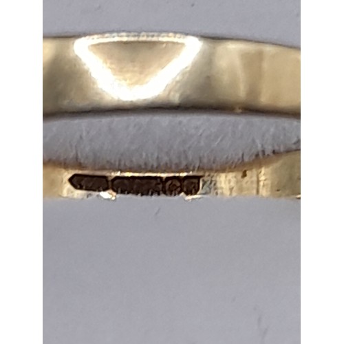 497 - 9ct Gold Solitare Ring, 1.4 grams