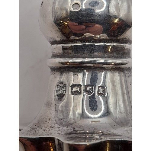 546 - Silver Hallmarked salt and pepper pot, 35.6 grams