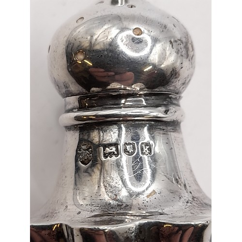 546 - Silver Hallmarked salt and pepper pot, 35.6 grams