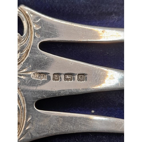 559 - Silver Hallmarked Serving Fork in presentation box, 28.7 grams. hallmarks to fork and handle