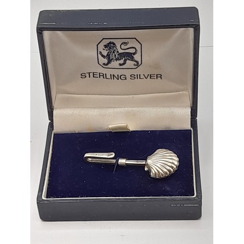 560 - Silver Hallmarked Napkin Clip in Presentation Box, 6.4 grams