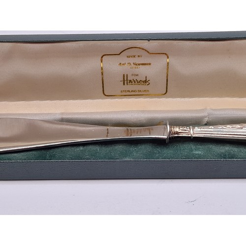 565 - Shoe Horn in Harrods presentation Box with Hallmarked Handle