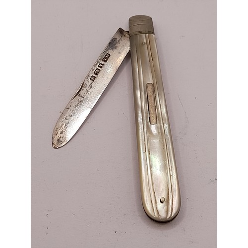 573 - Fruit Knife with Mother of Pearl and Silver Hallmarked Blade