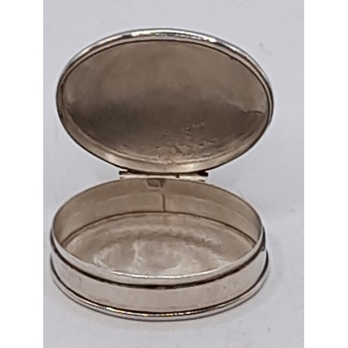 574 - 925 Silver  Marked Pill Box, 14.3 grams