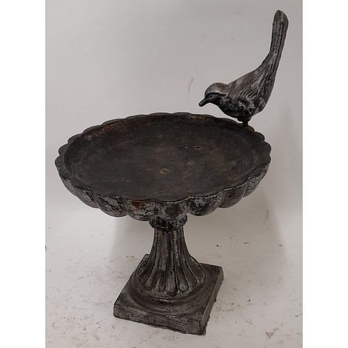 261 - Small Heavy Cast iron Bird Feeder, 25cm x 17cm