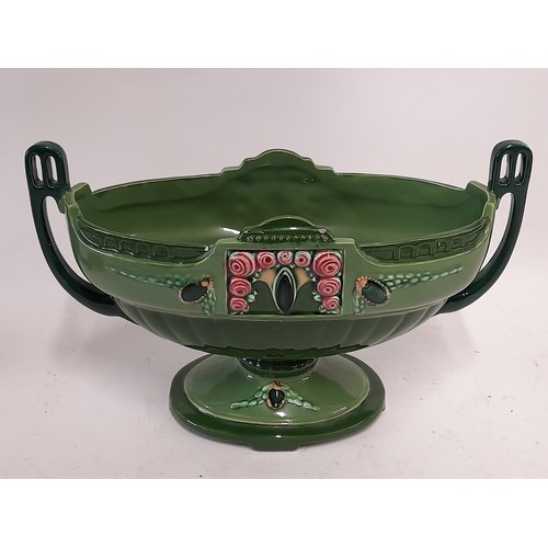 467 - Green Continental Table Centre Piece by EICHWALD, 27cm x 11cm x 17cm