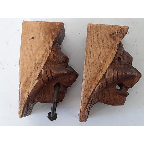 511 - 2 x Carved wood Lion Heads, 14cm x 7cm