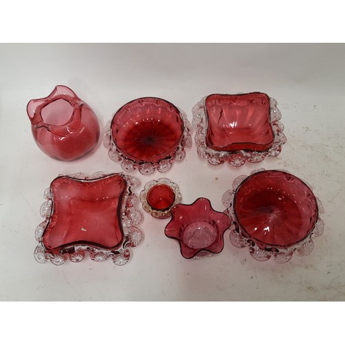 522 - 7 x Items of Cranberry Glass