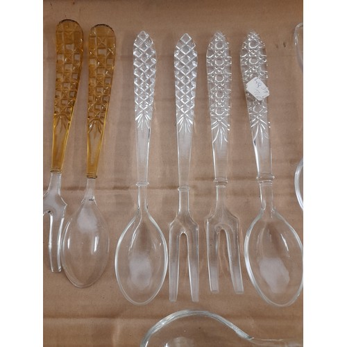 523 - 6 x Sets of Glass Salad Servers and 1 x Spoon