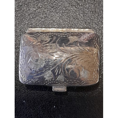 586 - Small Silver Hallmarked Pill Box Stamped 925