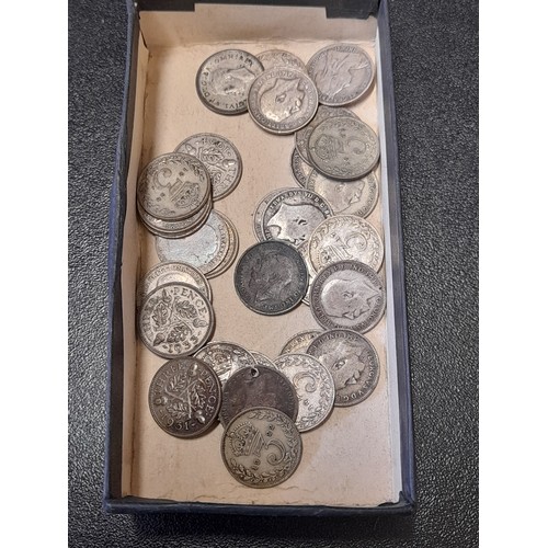 594 - 32 Silver 3 Pence Pieces