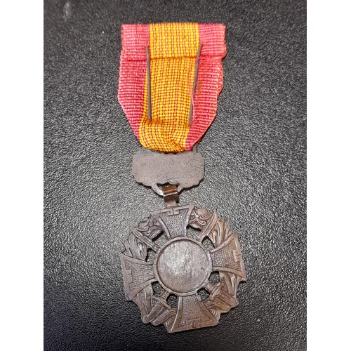 601 - South Vietnam style Gallantry Medal