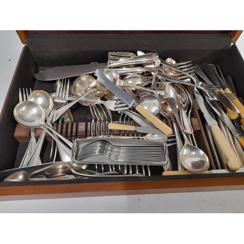 633 - Canteen of Mixed Cutlery