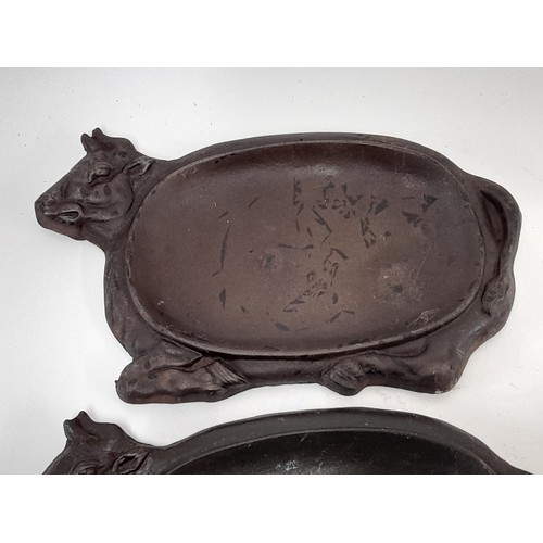 657 - 2 x Vintage Cast Iron Steak Plates, 32cm x 19cm