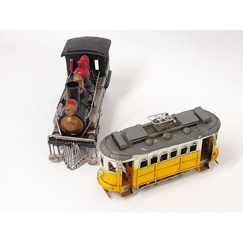 662 - 2 x Metal Display Models of a Train and Tram, Longest 25cm long