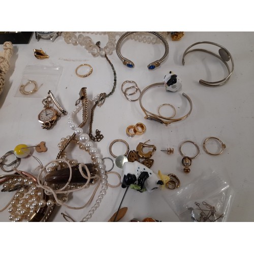 690 - Mixed Lot of Dress Jewellery and watches